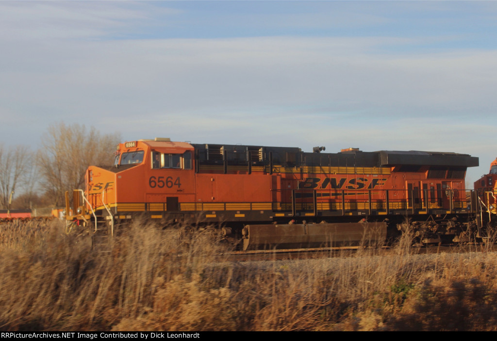 BNSF 6564 South of Chicago